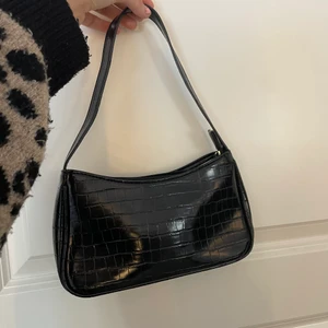 Baguette väska - Sparsamt använd, skriv för fler bilder💕frakt tillkommer