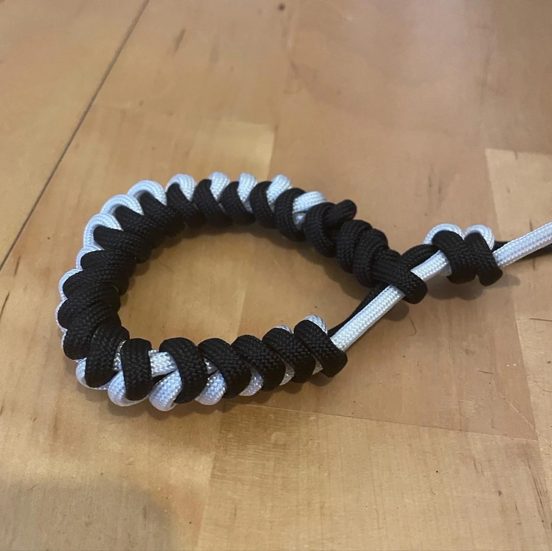 Paracord bracelet  - 90