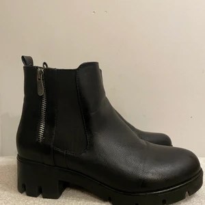 Duffy kängor  - Duffy kängor storlek 38, pris 120 kr, kan skickas mot fraktkostnad