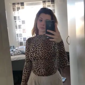 Jätte snygg leopard tröja från Gina. Super strechig!!