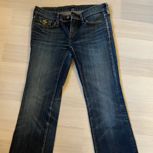 Vintage Ralph Lauren Jeans lågmidjade - Vintage Ralph Lauren Jeans lågmidjade. Storlek 27/32, bra skick🌺