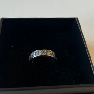 Ringar - Säljer hemmagjorda ringar. Gjorda av skaft från skedar och gafflar som vi sedan har format. Skriv för frågor💞