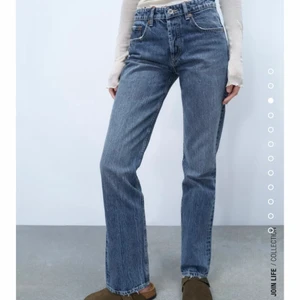 Zara jeans - Så najs straight leg jeans!!! Kontakta för info🙌🏼💕