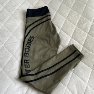 Bettet Bodies camo high tights - Tights från Better Bodies i nyskick. Stl.S