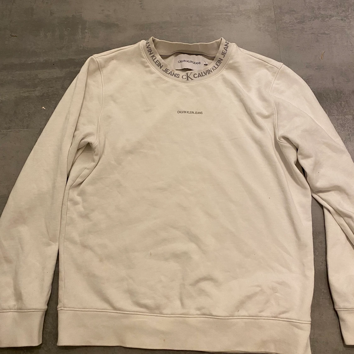 Calvin Klein Sweatshirt  - 90