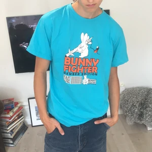 T-shirt  - Turkos T-shirt 👌 Passar M-L