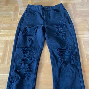 Ripped jeans - Knappt använda, super snygga från missguided