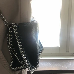 Tiamo handväska  - Jättesnygg väska använd ett fåtal gånger 