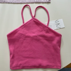 Zara topp - Topp från Zara. Helt ny med lappar kvar och säljer för det inte kommer till användning 🤍