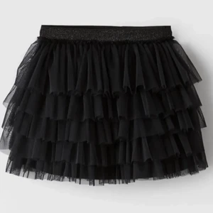 Zara kjol - Säljer denna jätte söta och populära kjol ifrån Zara 💘storlek 164 men passar som en Xs. 🎀