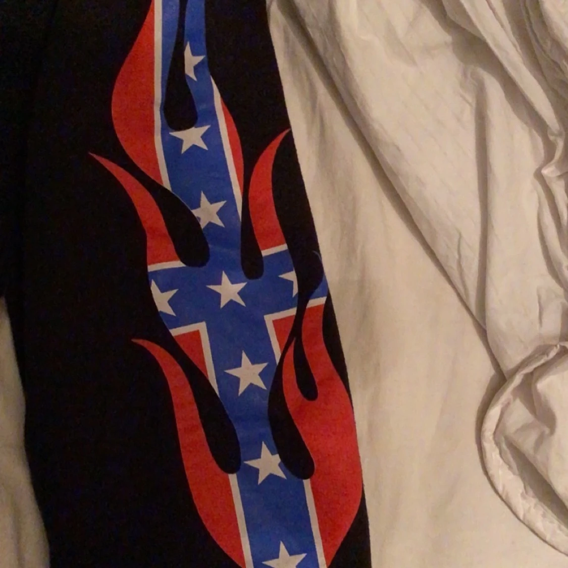 En ragggar tjocktröja - 91