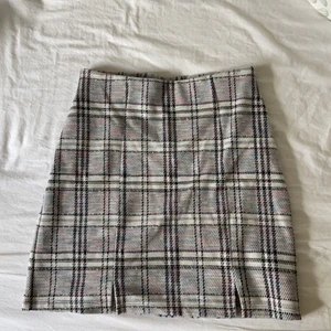 Lindex kjol - Säljer denna helt oanvända kjol från Lindex❤️