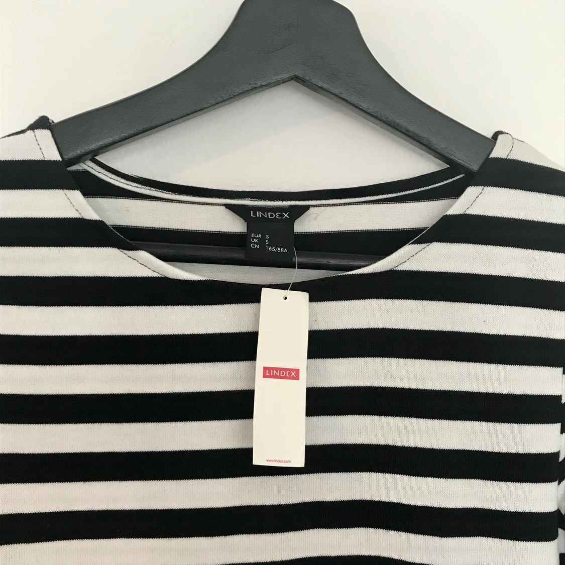 Svartvit randig klänning OANVÄND! - 90