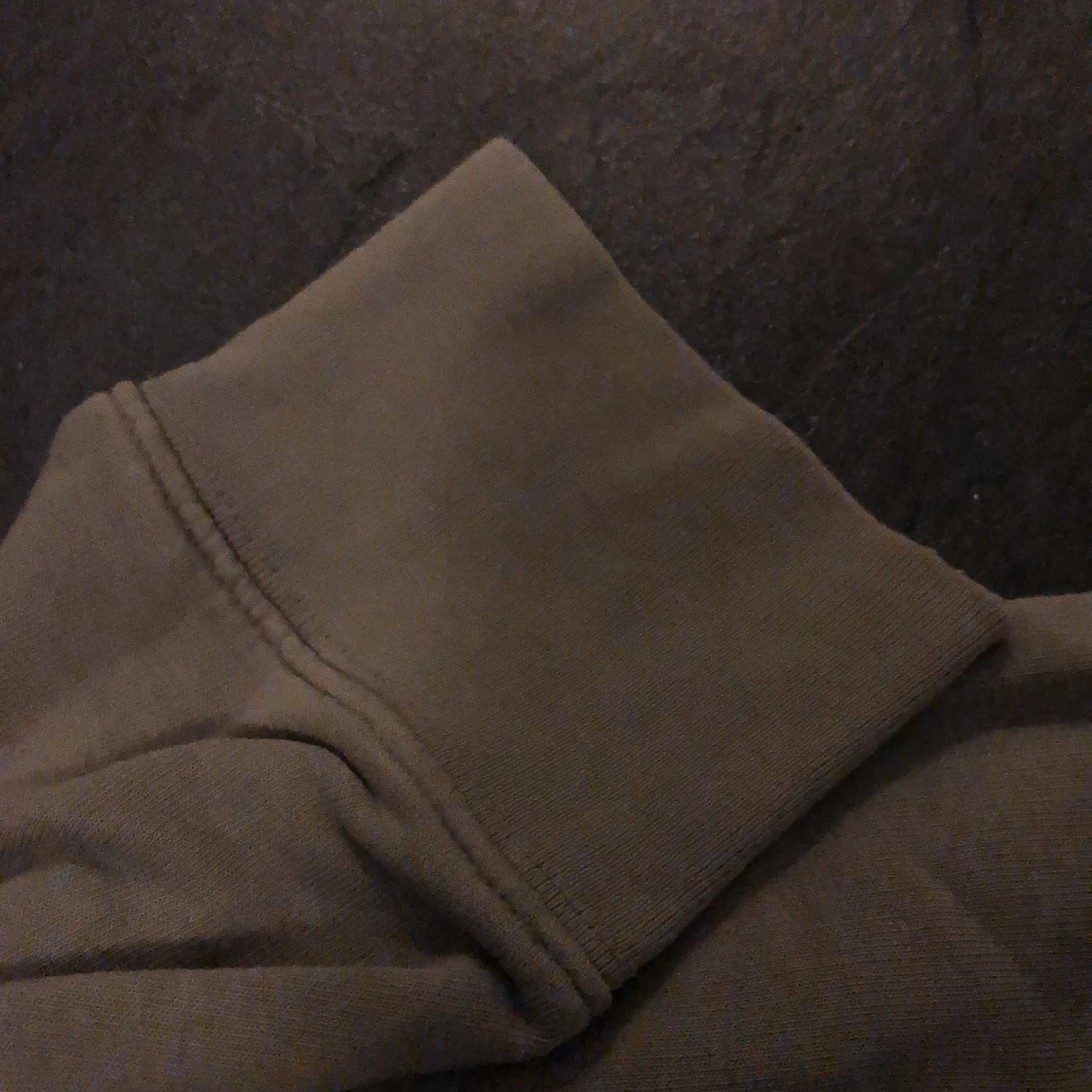 Distressed esprit hoodie-bra skick - 90