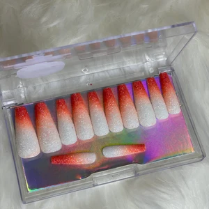 Customized press on nails  - Press On nails available in different colors Reusable, long lasting Comes with prep kit (mini file, mail tabs, cuticles, pusher and alcohol pads.