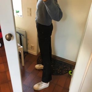  Vilma kostymbyxor  - As snygga kostymbyxor från Bikbok i modellen Vilma 💘⚡️ ÄLSKAR modellen o passformen! Säljer för att de inte används så pass mycket som de förtjänar :) Nypris: 399kr 