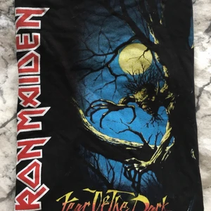 Iron Maiden - Bandtshirt i bra skick, knappt använd.
