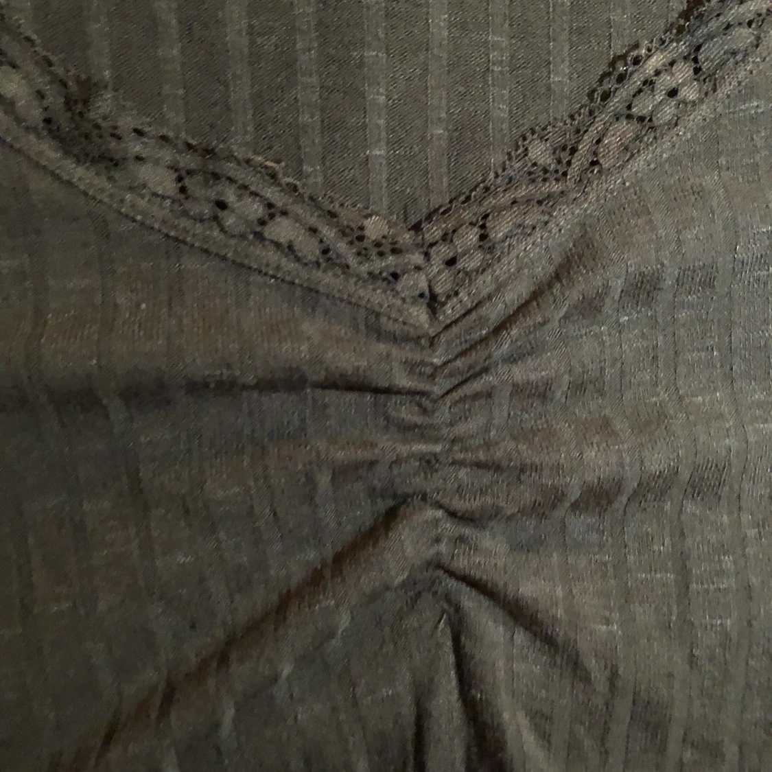 Mörk grön tröja storlek L - 90