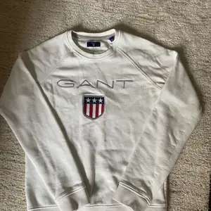 Sweatshirt från Gant i storlek XS. Felfri, säljer pga att den aldrig används längre. 