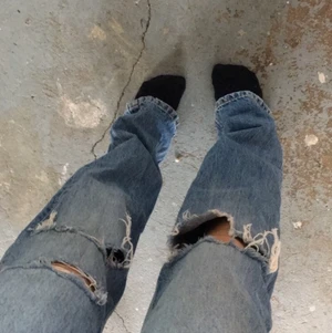 Blåa jeans - Blåa jeans, säljer då de inte används alls👊🏼
