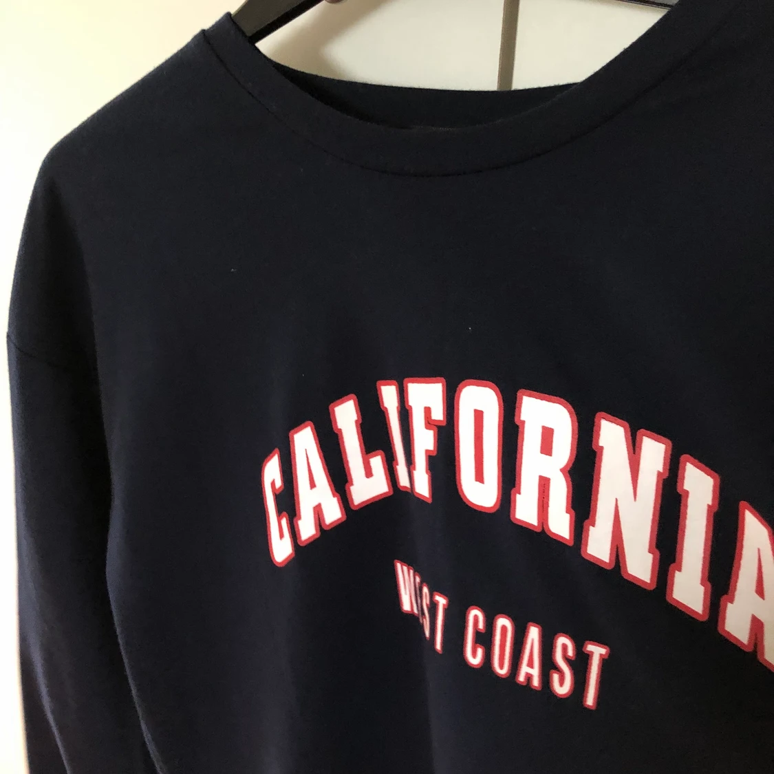 Mörkblå sweatshirt med tryck - 90