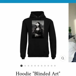 Hoodie med tryck - En the cool elephant hoodie i strl xs, knappt använd och som ny. Säljer för att den är för liten💕