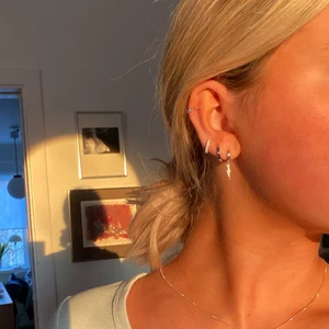 Smycken⚡️ - Dessa kommer släppas snart på vår hemsida, följ designbywik på instagram så kommer vi inom kort lägga ut exakt datum där☁️