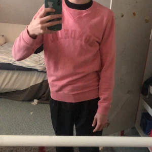Bondelid sweatshirt - Rosa bondelid tröja, aldrig tvättad. Storlek M