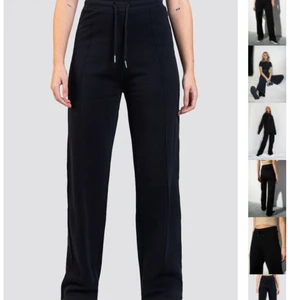 Ida Carlsson mysbyxor - Mysbyxor från Ida Carlssons kollektion med Madlady. Använda en gång under en bilresa så de är i princip nyskick. Jag är 160 och i längden sitter de ganska bra men skulle oxå passa någon som är några cm längre. Säljer för de är lite stora i midjan.