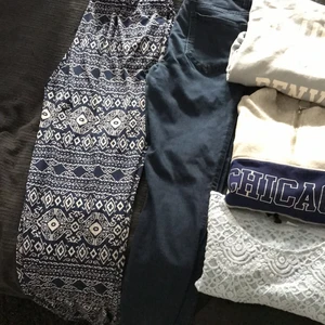 H&m - 2 hoodies 1 blus 1 par mjukisbyxor 1 par jeans