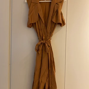 Klänning  - Klänning från Nakd. Använd en gång, super fint skick. 