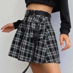 ALT KJOL - Säljer denna kjolen då jag köpten den på AliExpress för 230kr och frakt för 70kr. Men när jag fick den så hade jag precis bytat stil och jag känner mig helt enkelt inte bekväm i kjolar har jag nu insett :) Har bara testats annars är den helt ny