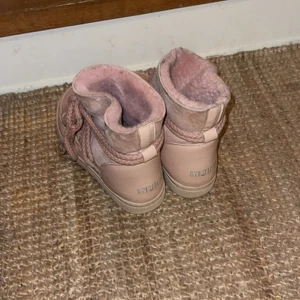 Inuikii - Säljer mina superfina inuikiis strl 38 Använda Max 10 ggn köptes på nk 2021 Pris diskuterbart vid snabb affär