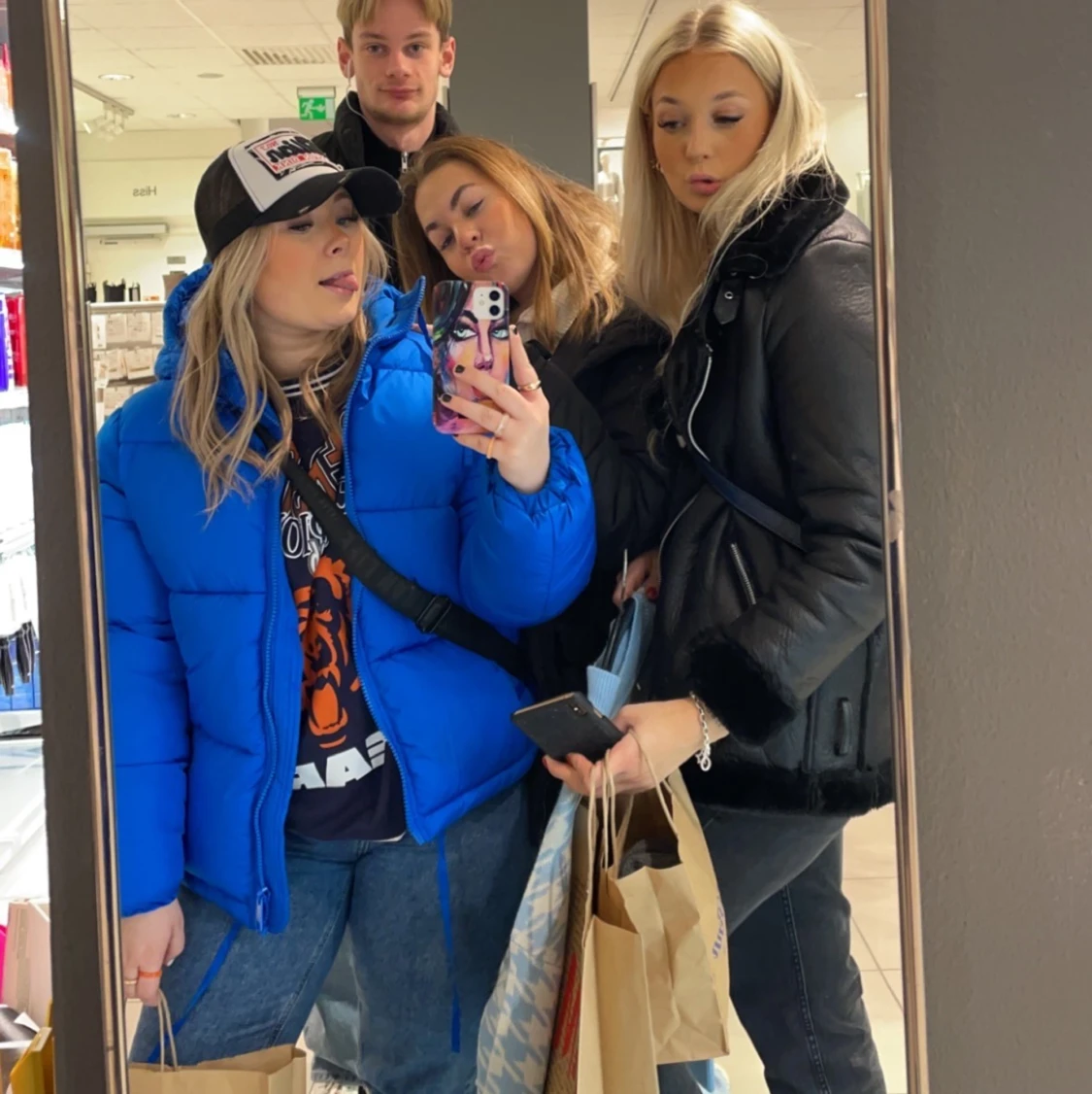 Blå puffer jacka  - 90