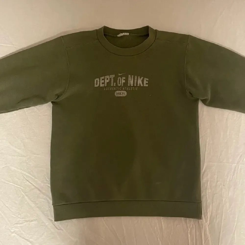 Säljer dessa Nike sweatshirt i storlek xs . Tröjor & Koftor.