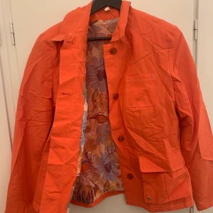 Blus jacka stlk S/M - Blus/Jacka för varmt väder. 