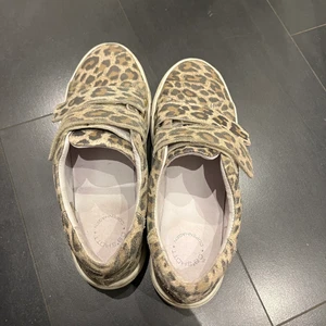 Skor - Jättesöta skor med kardborreband, i fint skick