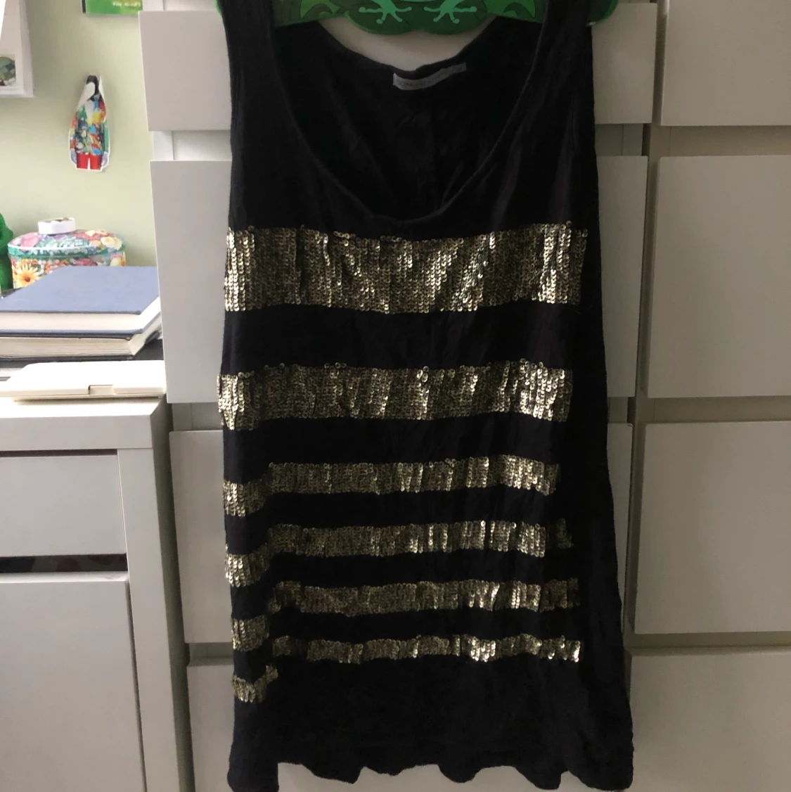 Coolt paljettlinne - 91