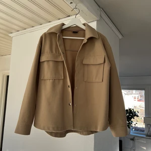 Jacka  - Jacka från Ginatricot super fin den kommer bara inte till användning pga andra favoriter 💗 frakt tillkommer på 66kr