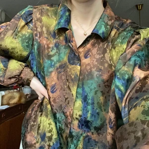 Vintage skjorta - Snygg vintage skjorta från beyond retro. Väldigt bra skick. Sitter löst på mig som har storlek S.