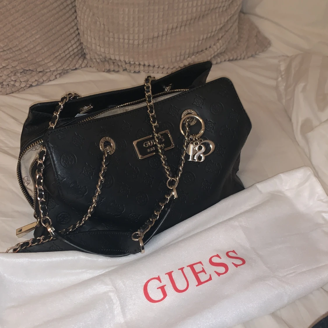 Svart Guess Väska - 91