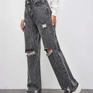 Jeans  - ifrån shein jätte bra material men har blivit för stora för mig.