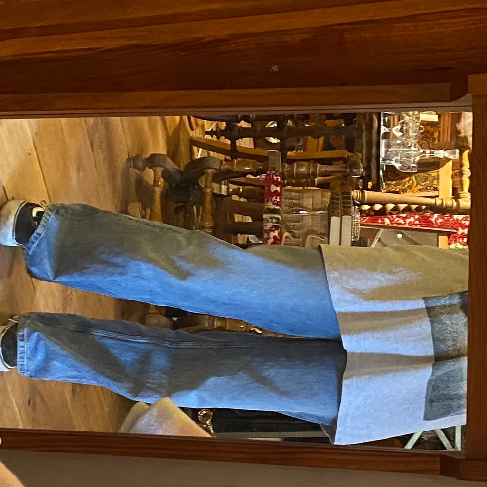 intressekoll på dessa yoko jeans från monki. använda men i gott skick. inte helt säker på om jag vill sälja dem men skriv lite förslag på pris eller så i kommenterena! . Jeans & Byxor.