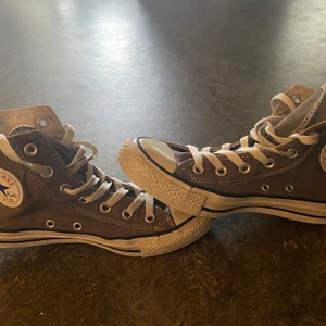 Converse - Converse i storlek 38, använda endast ett fåtal gånger. 