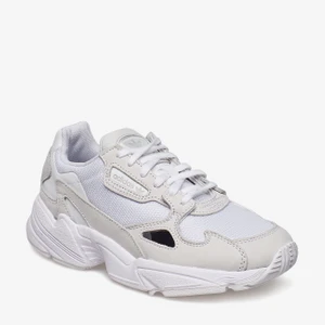 Adidas Falcon Sko Strl 38 - Snygga Adidas Falcon skor i en vitbeige färg. Använda endast ett fåtal gånger, så bra skick! I storlek 38. Ordinarie pris runt 900 kr. Pris exklusive frakt💛