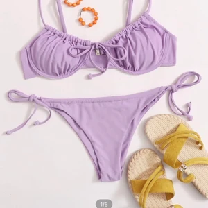 Lila bikini  - As snygg bikini från Shein, med justerbara band. Säljer för den var för liten på mig, annars super bra material! Aldrig använd. Köparen står för frakt!