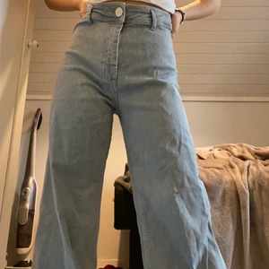 Vida byxor  - Vida jeans ifrån zara! Säljer då de är för stora! Skriv för fler bilder✨