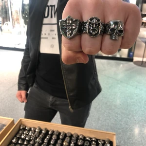 Ringar  - Ringar av rostfritt stål missfärgat inte rösta inte .!