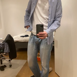 Lexington skjorta  - En super nice somrig lexington skjorta som säljs för 150 sek