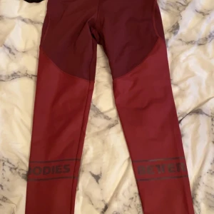 Better bodies tajts  - Tajts från better bodies. Aldrig använda. Väldigt stretchigt material. 